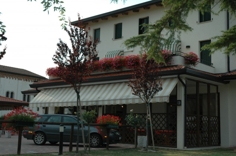 Immagine 12 di Attività commerciale in vendita  a San Michele Al Tagliamento