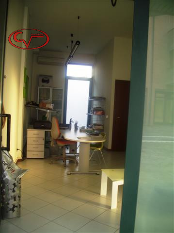 Immagine 8 di Ufficio in vendita  in via Leona a Bucine