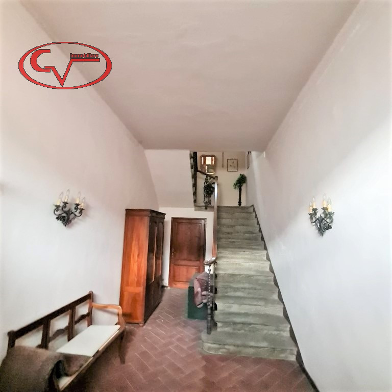 Immagine 3 di Appartamento in vendita  in via dante 12 a Bucine