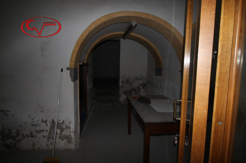 Immagine 3 di Negozio in vendita  in via marzia a Montevarchi