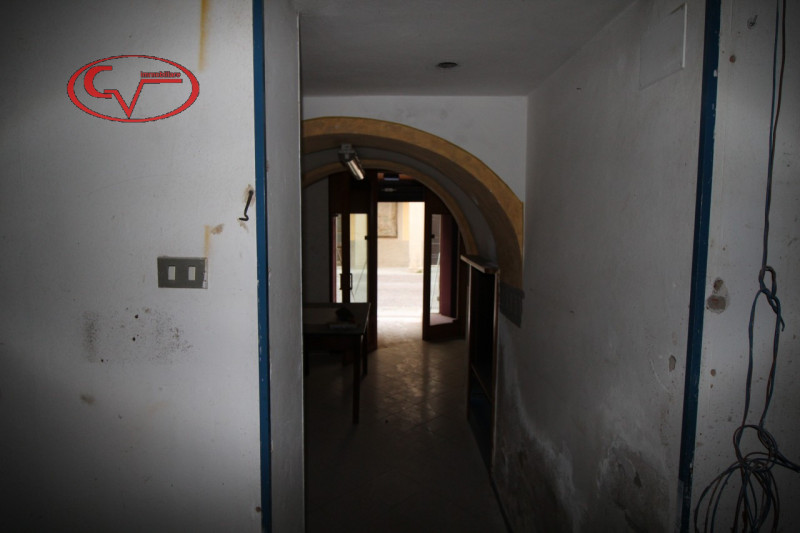 Immagine 12 di Negozio in vendita  in via marzia a Montevarchi