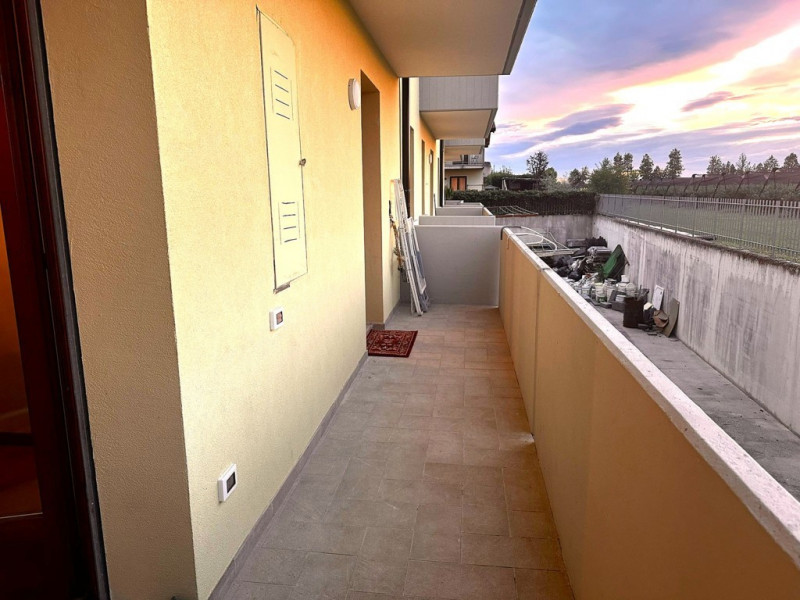 Immagine 9 di Appartamento in vendita  a Valeggio Sul Mincio