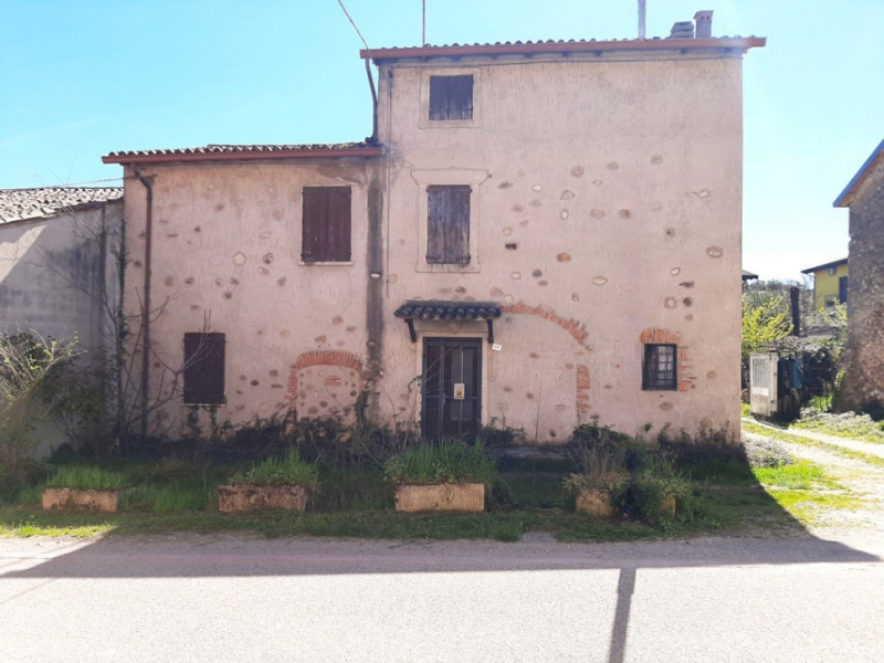 Immagine 3 di Rustico / casale in vendita  a Valeggio Sul Mincio