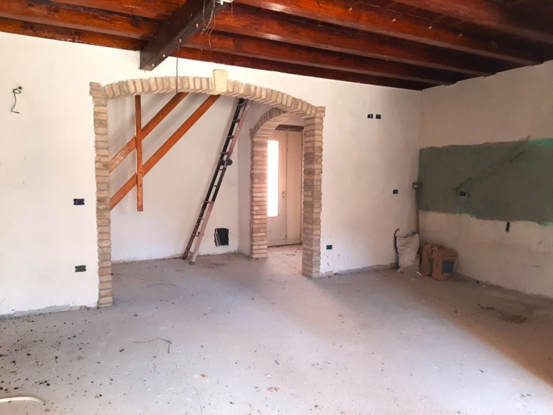 Immagine 6 di Rustico / casale in vendita  a Valeggio Sul Mincio