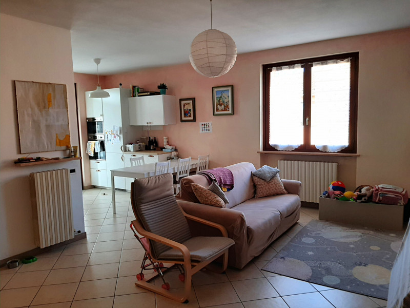 Immagine 3 di Appartamento in vendita  a Valeggio Sul Mincio