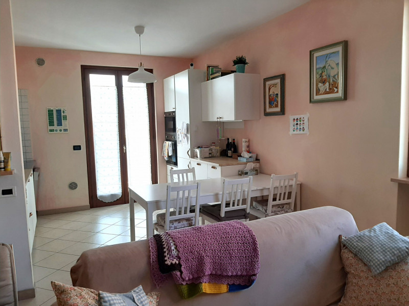 Immagine 4 di Appartamento in vendita  a Valeggio Sul Mincio