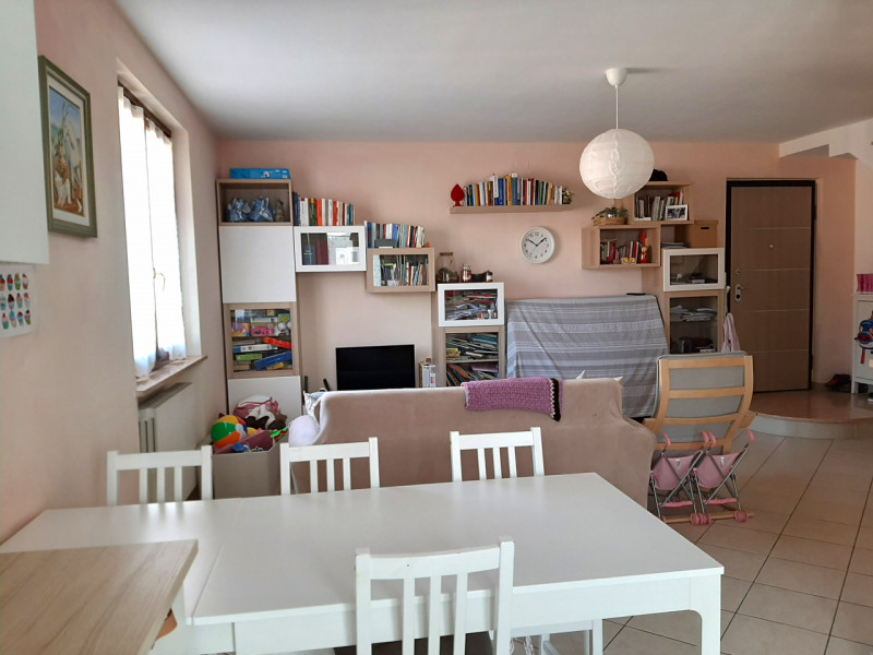 Immagine 6 di Appartamento in vendita  a Valeggio Sul Mincio