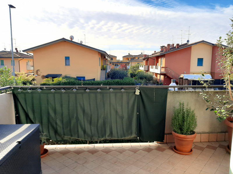 Immagine 7 di Appartamento in vendita  a Valeggio Sul Mincio