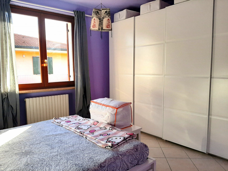 Immagine 12 di Appartamento in vendita  a Valeggio Sul Mincio