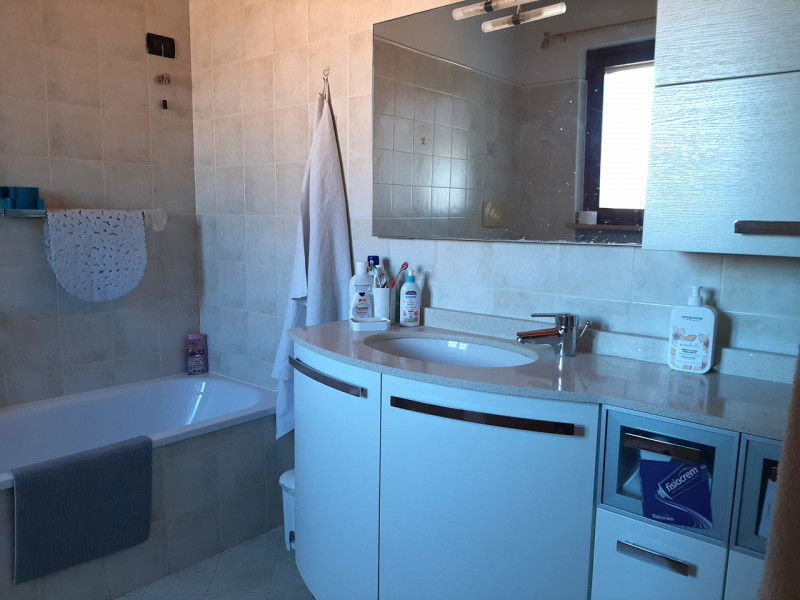 Immagine 14 di Appartamento in vendita  a Valeggio Sul Mincio