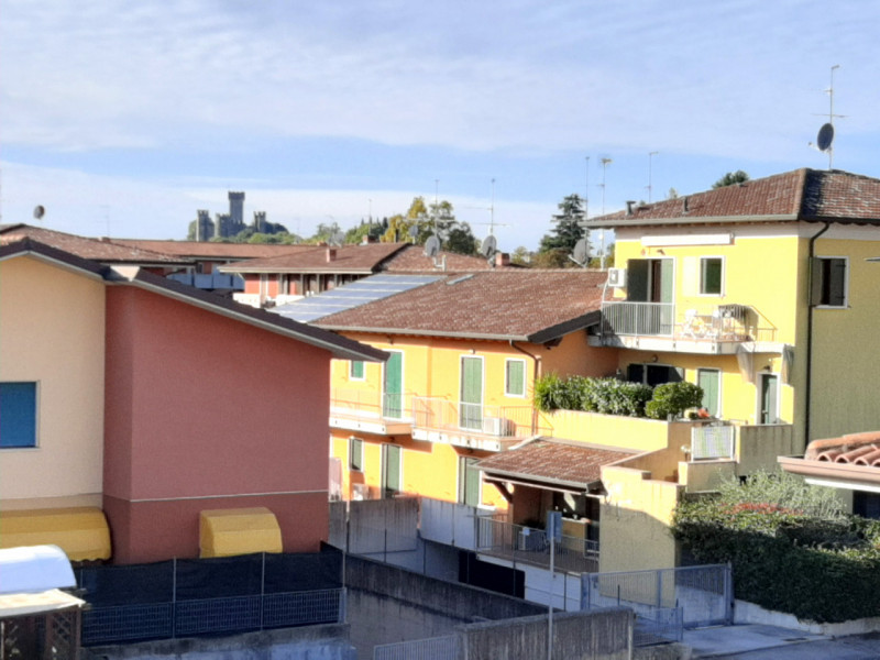 Immagine 17 di Appartamento in vendita  a Valeggio Sul Mincio