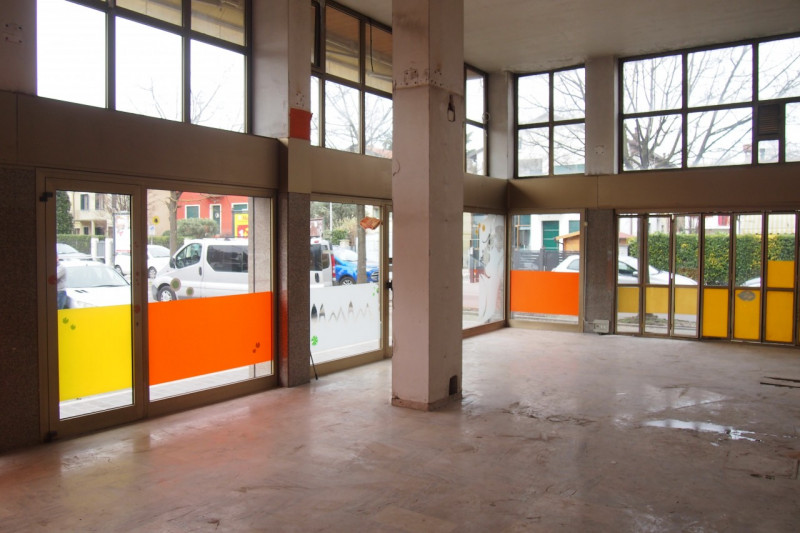 Immagine 3 di Negozio in vendita  in Via Colombo 26 a Mirano