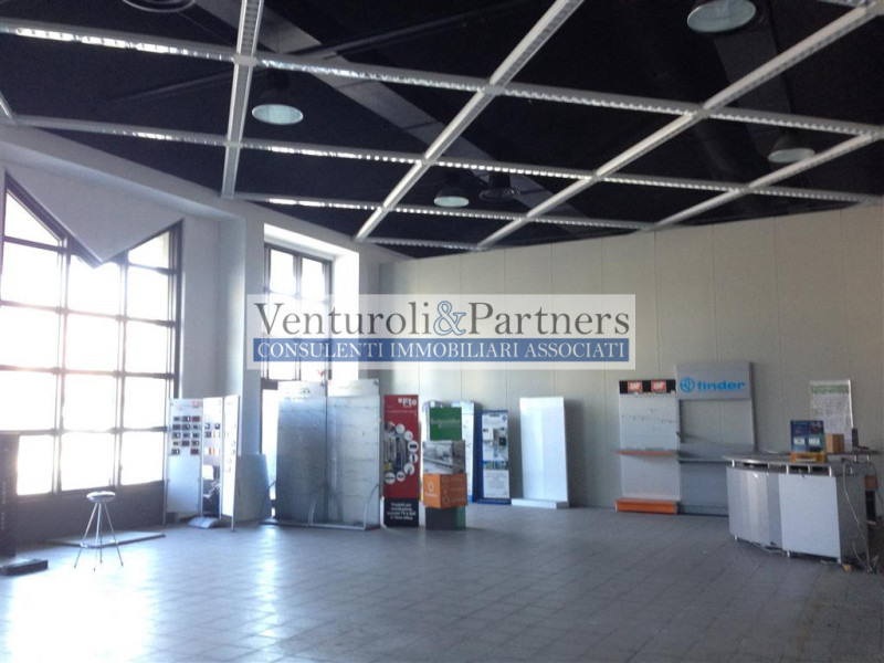 Immagine 2 di Capannone industriale in vendita  in via musei a Brescia