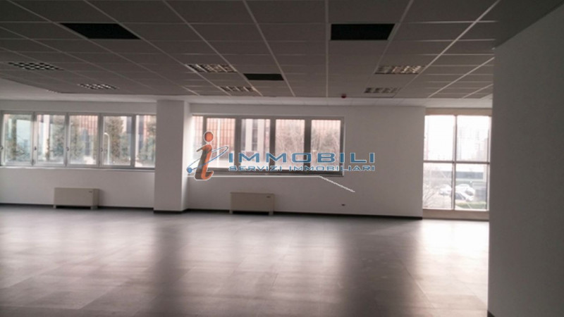 Immagine 11 di Palazzo in vendita  in VIA KOCH ROBERTO a Milano