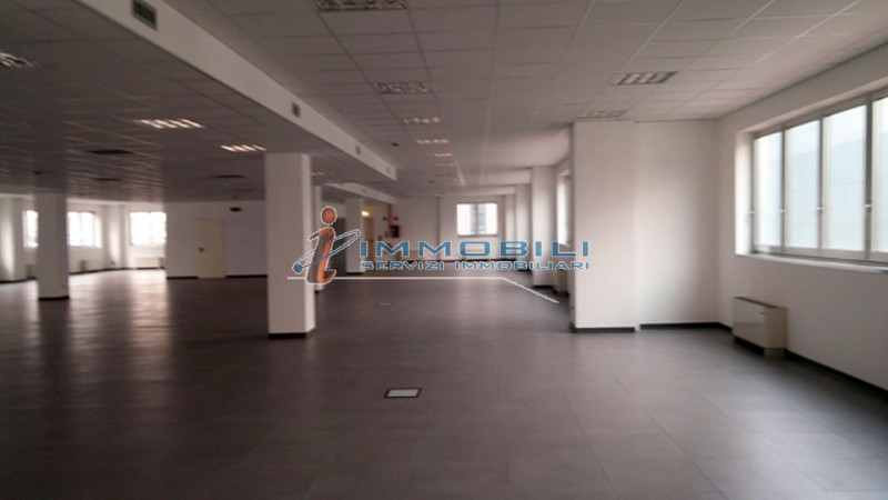 Immagine 13 di Palazzo in vendita  in VIA KOCH ROBERTO a Milano