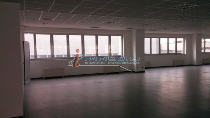 Immagine 19 di Palazzo in vendita  in VIA KOCH ROBERTO a Milano