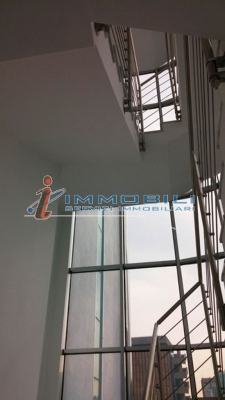 Immagine 23 di Palazzo in vendita  in VIA KOCH ROBERTO a Milano
