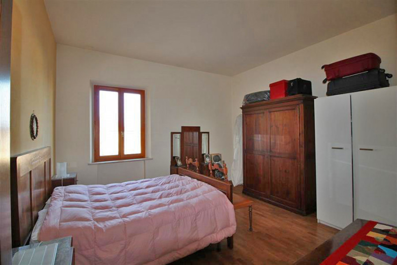 Immagine 10 di Casa bifamiliare in vendita  in via trento a Sinalunga