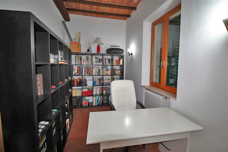 Immagine 13 di Casa bifamiliare in vendita  in via trento a Sinalunga