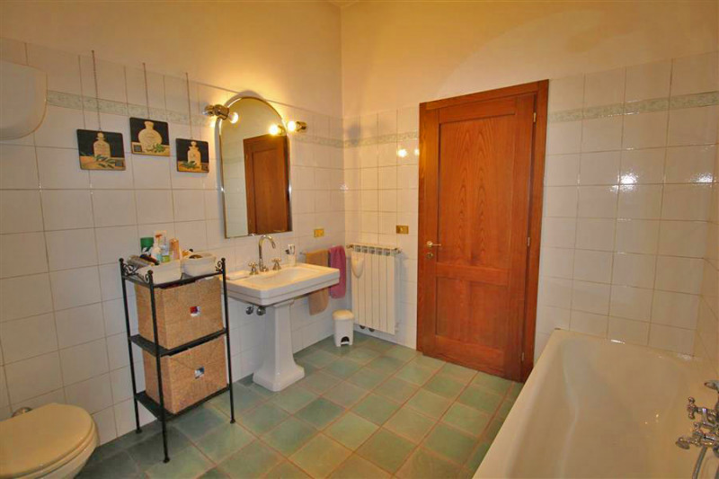 Immagine 18 di Casa bifamiliare in vendita  in via trento a Sinalunga