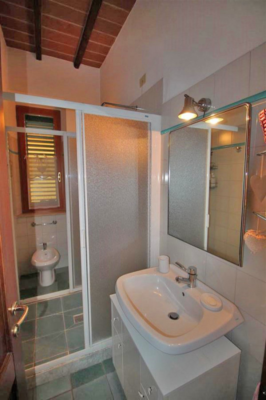 Immagine 19 di Casa bifamiliare in vendita  in via trento a Sinalunga