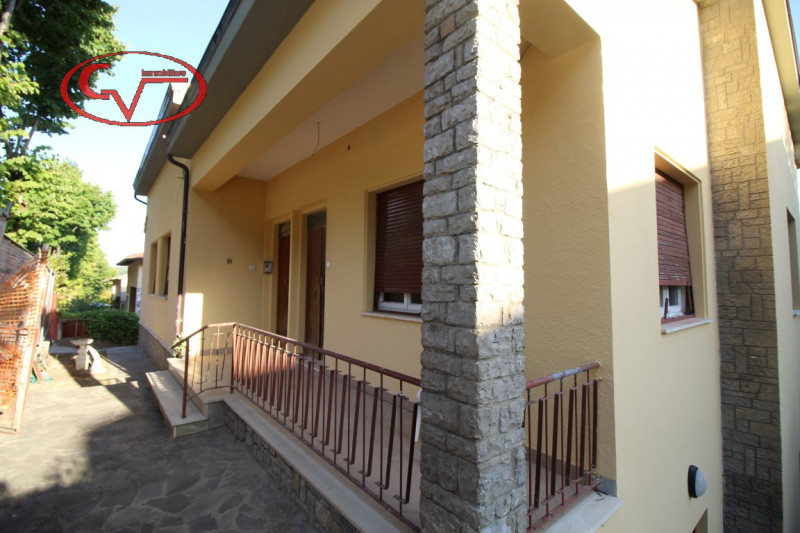 Immagine 1 di Villa in vendita  in via roma laterina a Laterina Pergine Valdarno