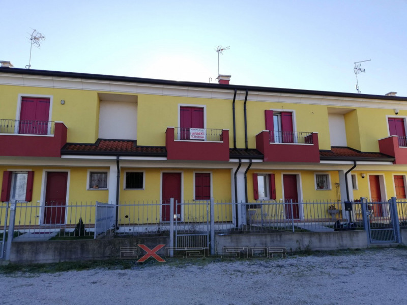 Immagine 2 di Villetta a schiera in vendita  in Via G. Matteotti n. 20 bis - Cavarzere a Cavarzere