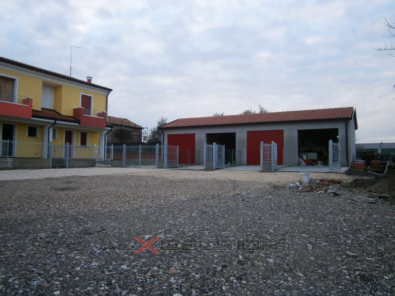 Immagine 3 di Villetta a schiera in vendita  in Via G. Matteotti n. 20 bis - Cavarzere a Cavarzere