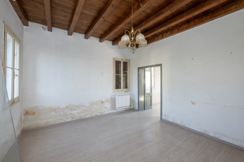 Immagine 11 di Casa bifamiliare in vendita  in Via Roma a San Pietro Viminario