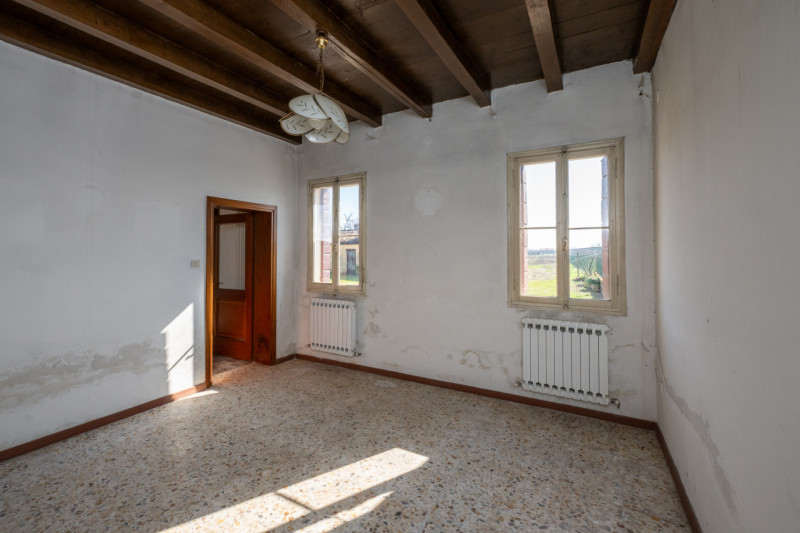 Immagine 16 di Casa bifamiliare in vendita  in Via Roma a San Pietro Viminario