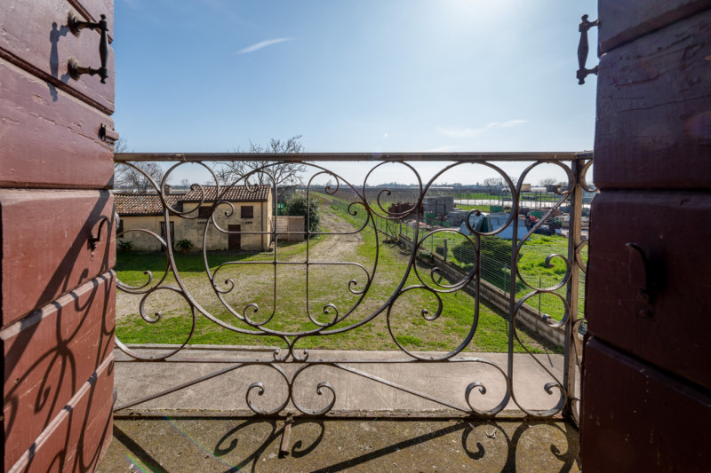 Immagine 40 di Casa bifamiliare in vendita  in Via Roma a San Pietro Viminario