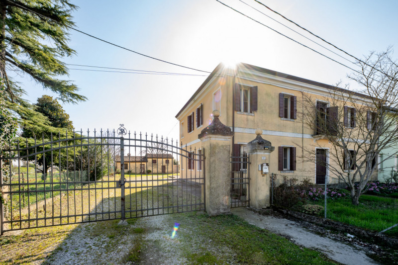 Immagine 53 di Casa bifamiliare in vendita  in Via Roma a San Pietro Viminario