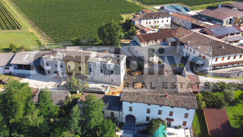 Immagine 2 di Rustico / casale in vendita  in Località Ballino a Pozzolengo
