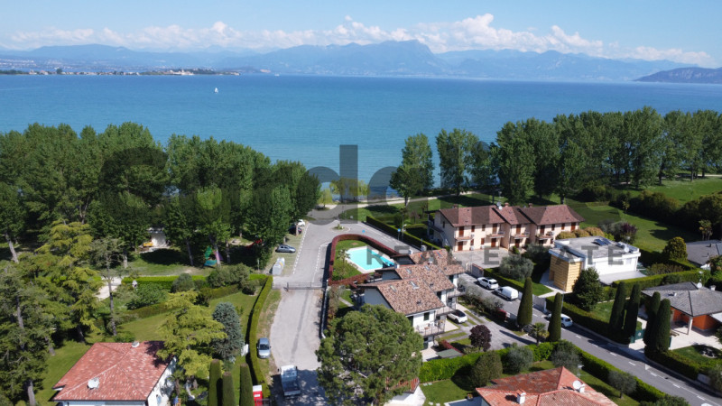 Immagine 3 di Appartamento in vendita  in Viale Mozart a Sirmione