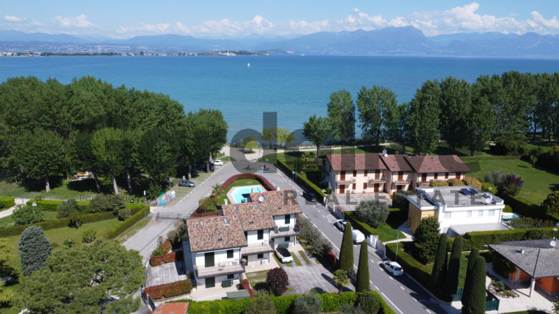 Immagine 4 di Appartamento in vendita  in Viale Mozart a Sirmione