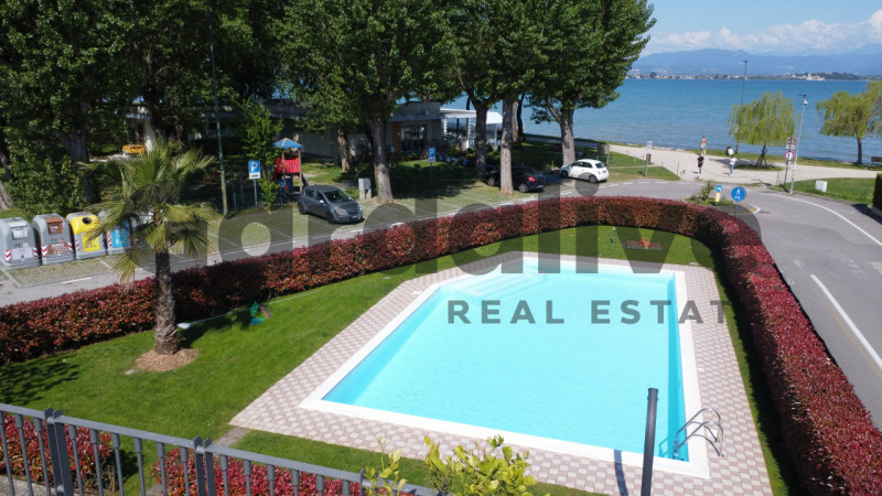 Immagine 7 di Appartamento in vendita  in Viale Mozart a Sirmione