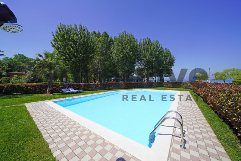 Immagine 8 di Appartamento in vendita  in Viale Mozart a Sirmione