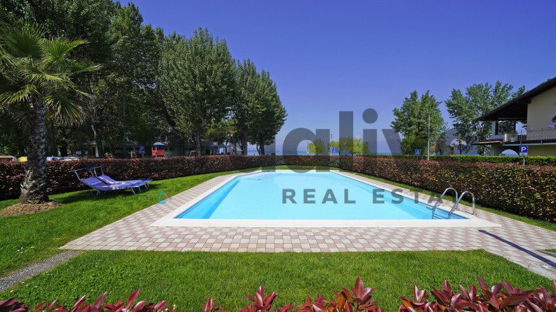 Immagine 9 di Appartamento in vendita  in Viale Mozart a Sirmione