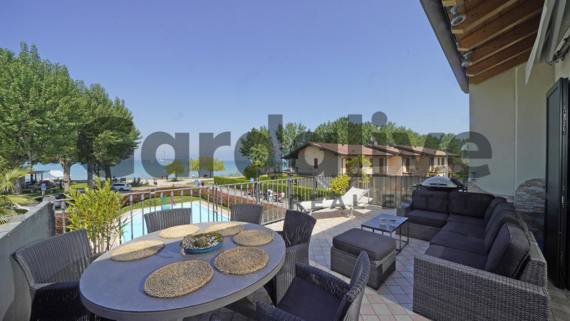 Immagine 12 di Appartamento in vendita  in Viale Mozart a Sirmione