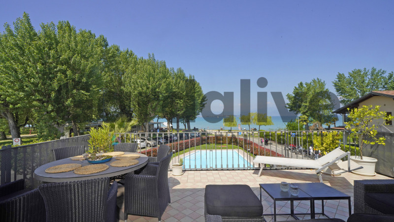 Immagine 13 di Appartamento in vendita  in Viale Mozart a Sirmione