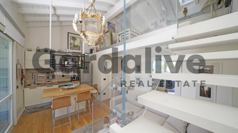 Immagine 16 di Appartamento in vendita  in Viale Mozart a Sirmione