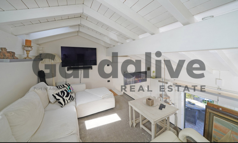 Immagine 22 di Appartamento in vendita  in Viale Mozart a Sirmione