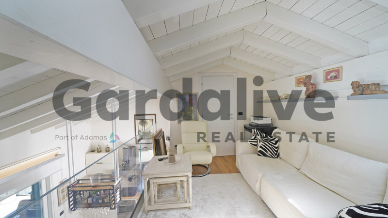 Immagine 23 di Appartamento in vendita  in Viale Mozart a Sirmione