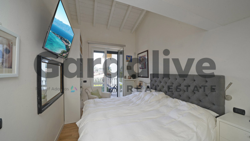 Immagine 24 di Appartamento in vendita  in Viale Mozart a Sirmione