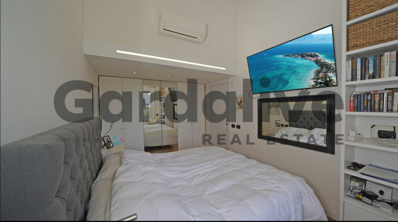 Immagine 25 di Appartamento in vendita  in Viale Mozart a Sirmione