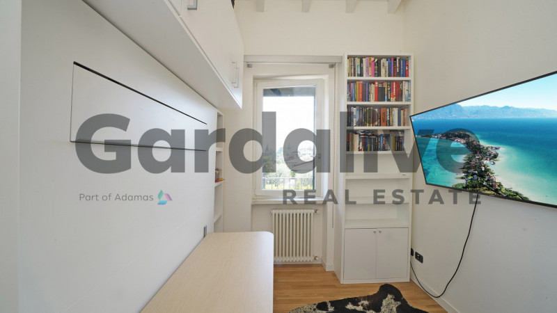 Immagine 28 di Appartamento in vendita  in Viale Mozart a Sirmione