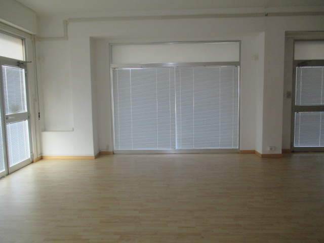 Immagine 2 di Negozio in vendita  a Senigallia