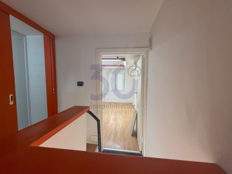 Immagine 3 di Ufficio in vendita  in Piazza San Donato pressi a Arezzo