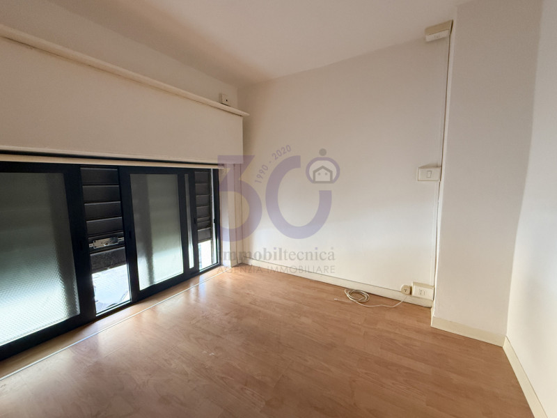 Immagine 8 di Ufficio in vendita  in Piazza San Donato pressi a Arezzo