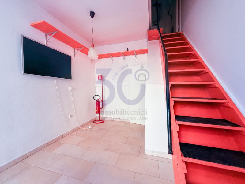 Immagine 9 di Ufficio in vendita  in Piazza San Donato pressi a Arezzo